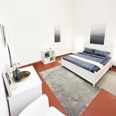 Premium Luxury In Location At The Duomo, 3 Bedrooms, 2 Bathrooms, Ideal For 2-8 Guests Apartment Florenz