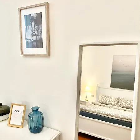 Apartment Premium Luxury In Location At The Duomo, 3 Bedrooms, 2 Bathrooms, Ideal For 2-8 Guests *